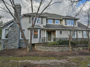 50 Schindler Ct, Upper Saddle River, NJ 07458