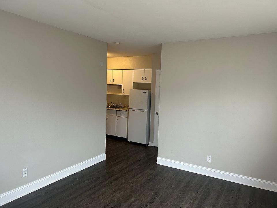 2nd image of 8053 Gravois Rd