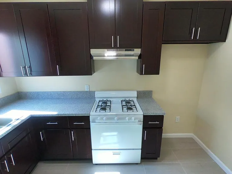 140 Carr Dr #7 — Photo 18