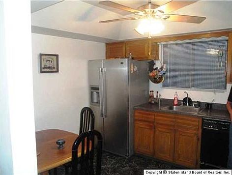 5th image of 1264A Richmond Ave