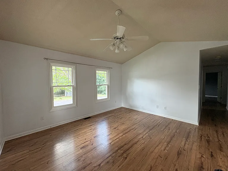 115 Webbs Mill Dr — Photo 4