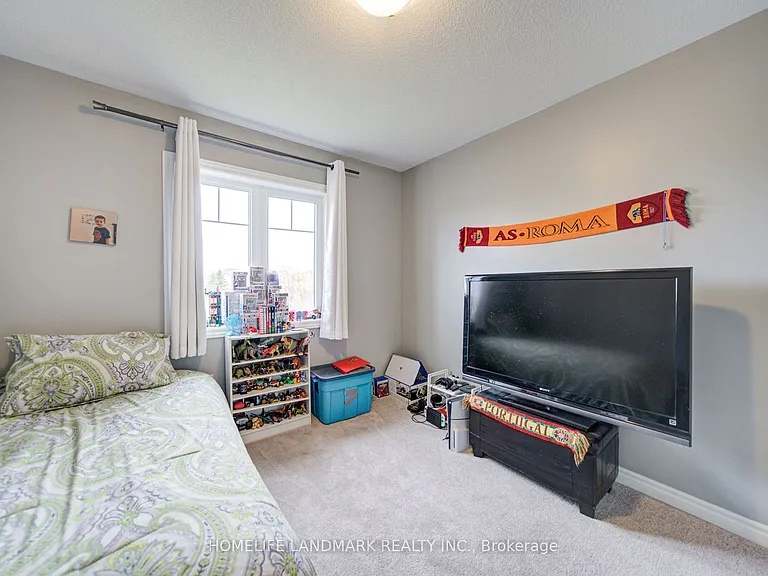 106 Barkerville Dr — Photo 31