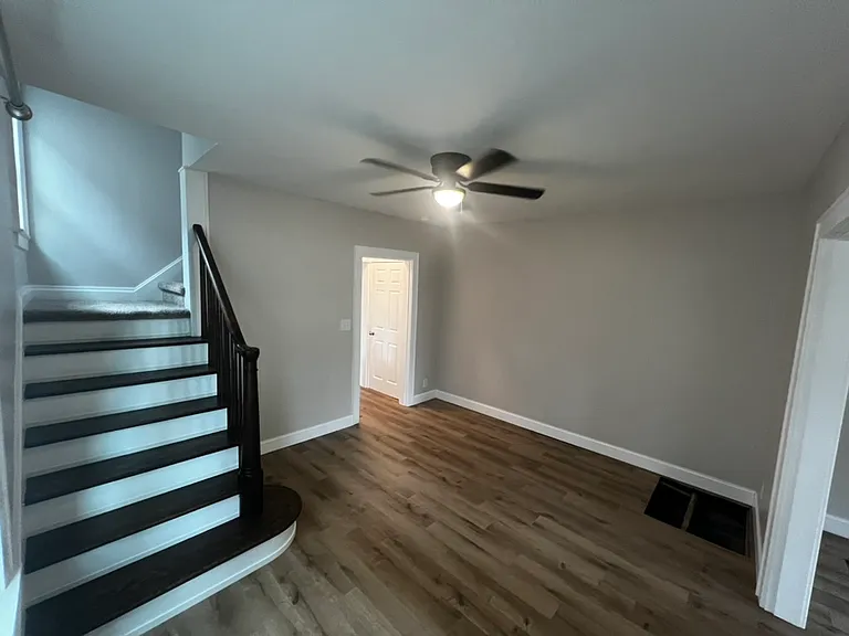 79-81 E Southwood Ave #81 — Photo 4