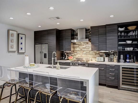 2nd image of 1410 Hyde Park Blvd APT 212