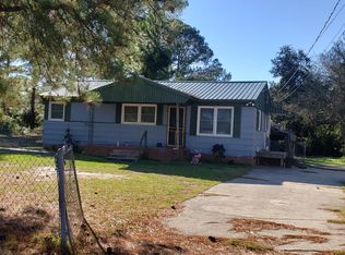604 S Willow St, Lumberton, NC 28358