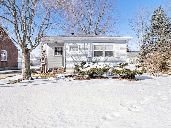 3rd image of 73 Pleasant Ave