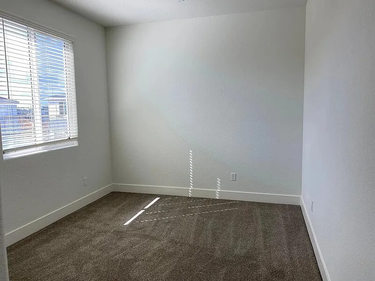 2454 Fidalgo Way — Photo 34