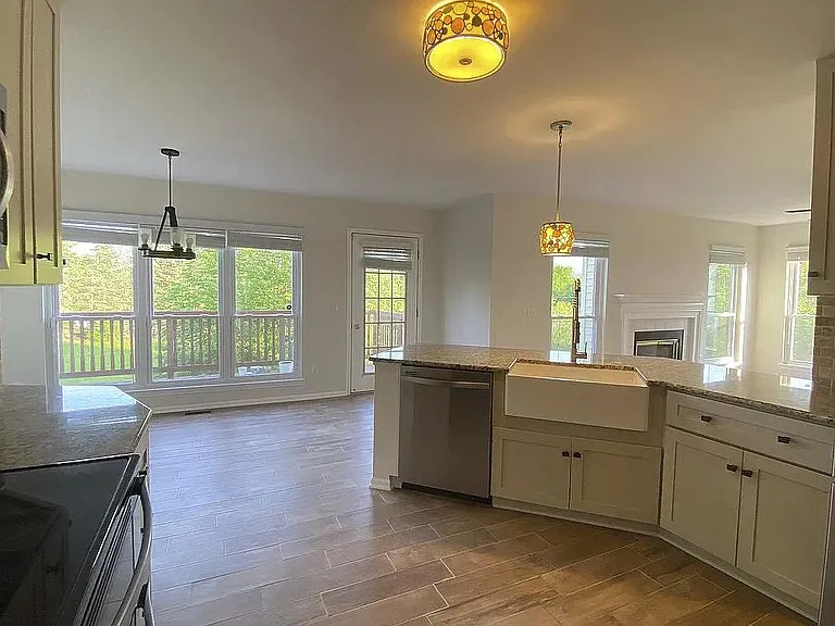 3047 Green Valley Dr — Photo 8
