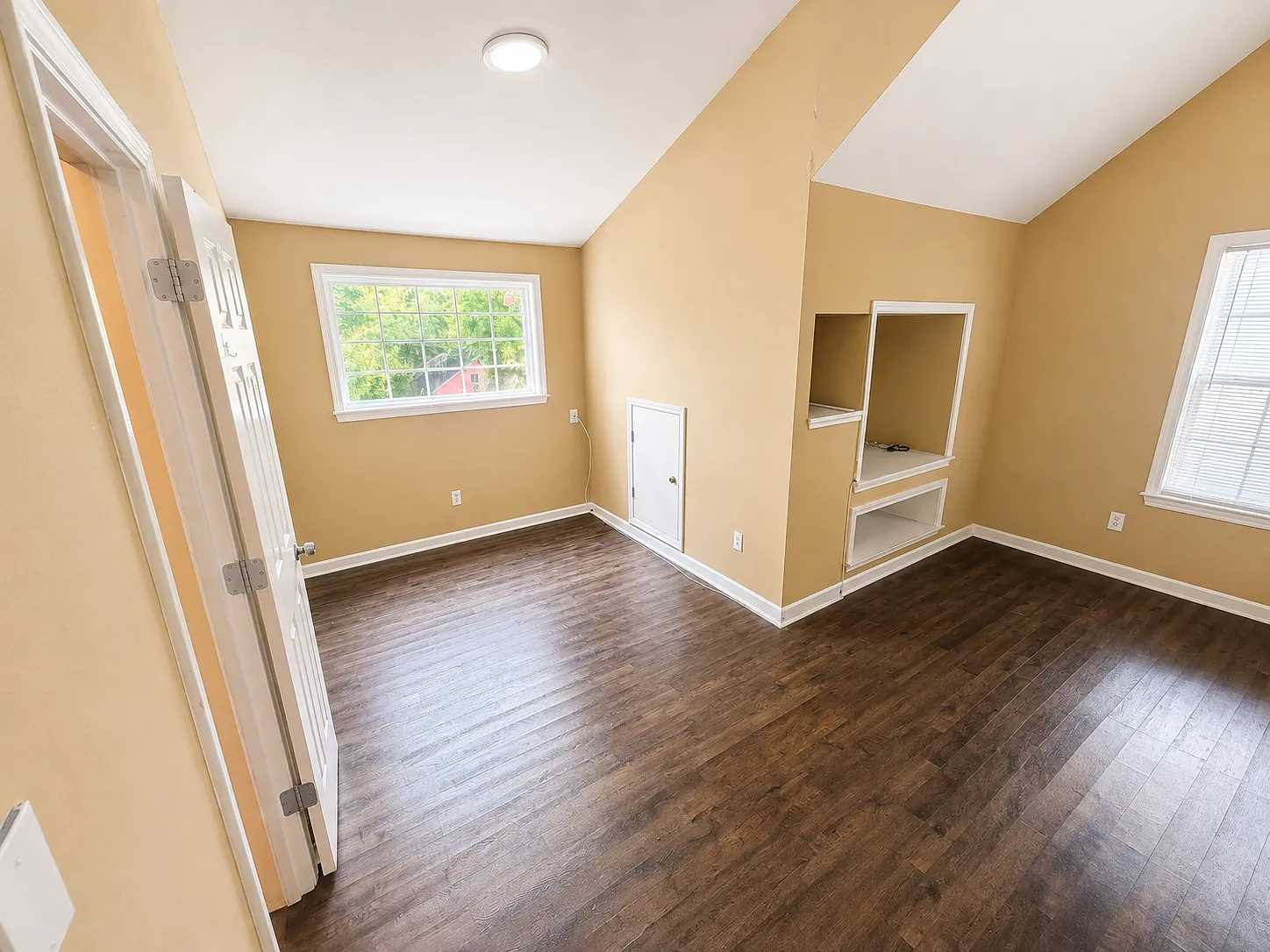 3 bed, 1142 sqft, $2,150 — Photo 4