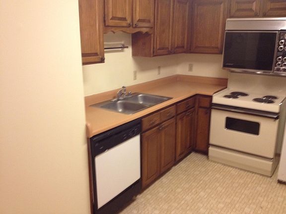 3rd image of 10655 Islerock Dr
