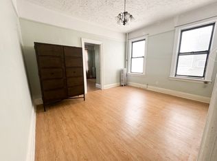 27-20 23rd St #1R, Astoria, NY 11102