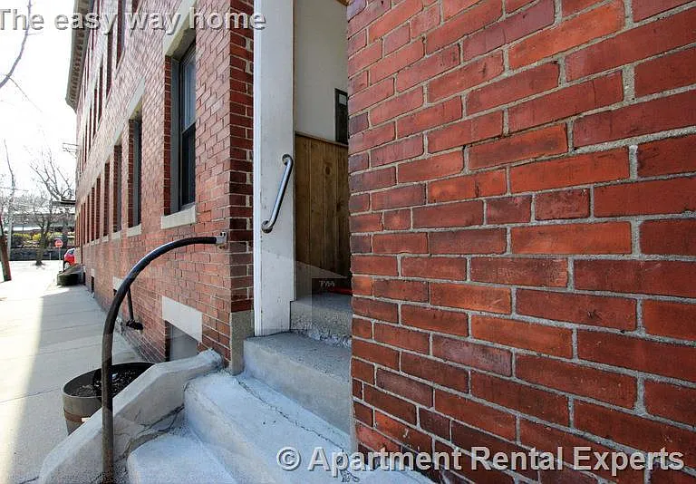 43 Ivaloo St #2 — Photo 4
