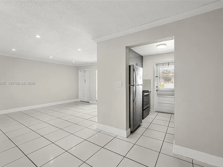 5450 Hollywood Blvd #107 — Photo 5