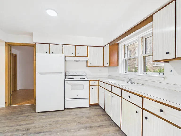 11219 S King Dr #1F — Photo 4