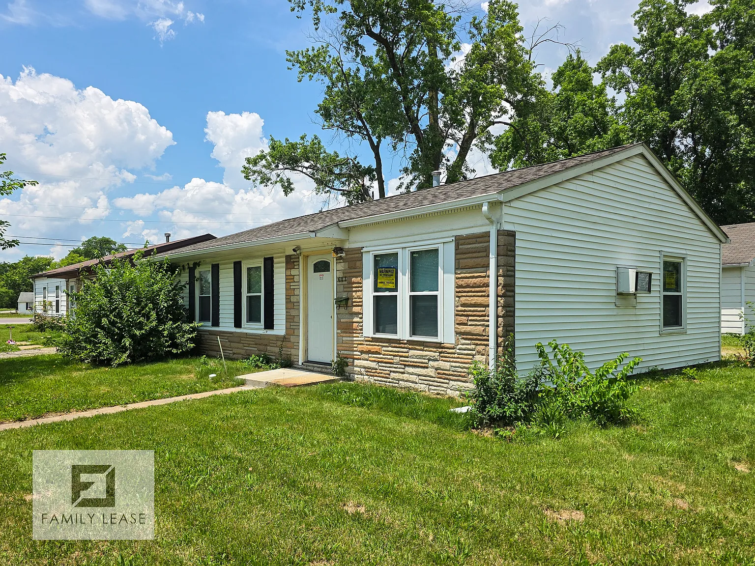 3 bed, 888 sqft, $1,295 — Photo 1