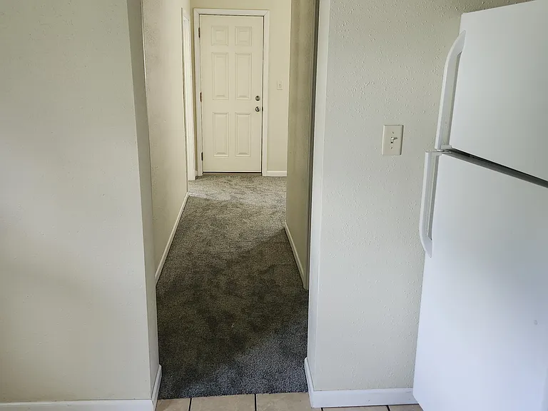 110 Niagara St — Photo 12