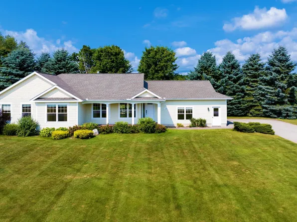 5162 Stonefield Dr, Traverse City, MI 49684