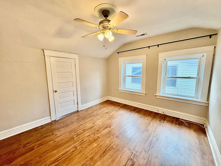 1912 McCausland Ave — Photo 17