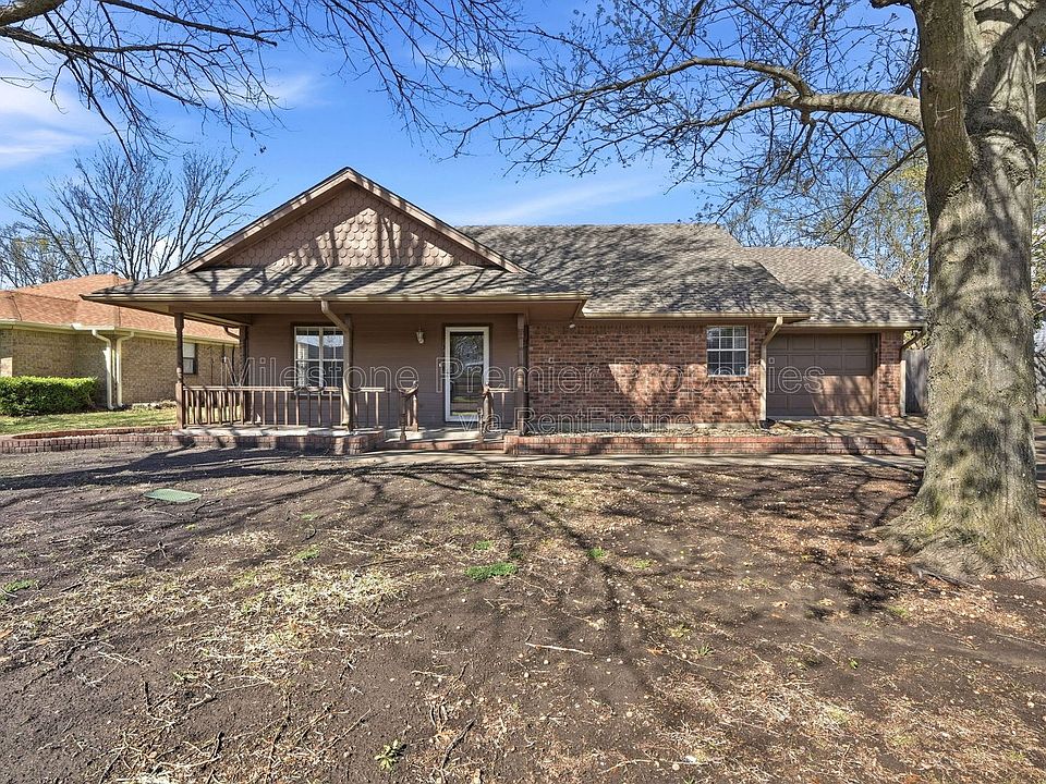 1st image of 3118 Normandy Dr