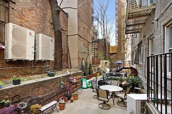 Sold by Corcoran | media 7