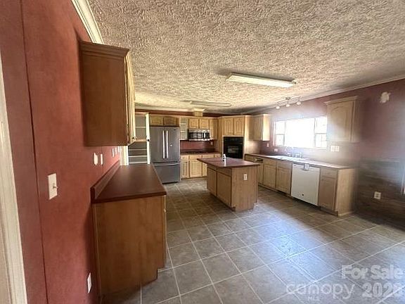 3rd image of 123 Earls Ridge Rd