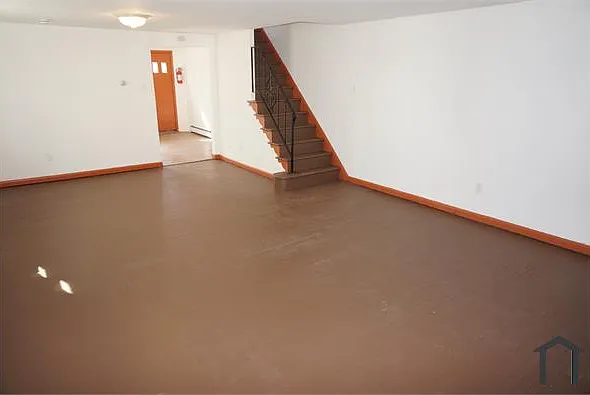 250 E Chestnut St — Photo 5