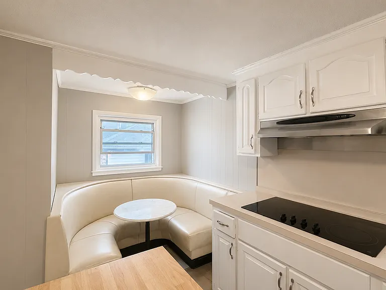21 Irving St — Photo 5
