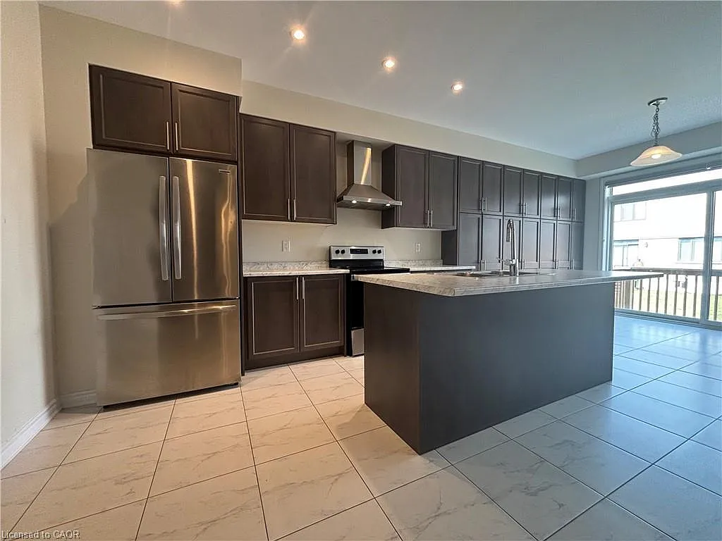 4 bed, 2.5 bath, 2140 sqft, $3,399 — Photo 4