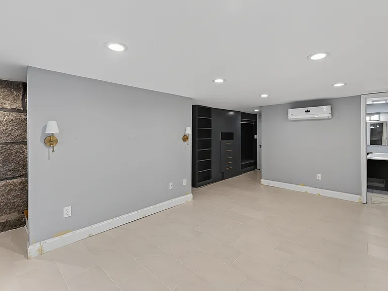 353 Sumner St #1A — Photo 11