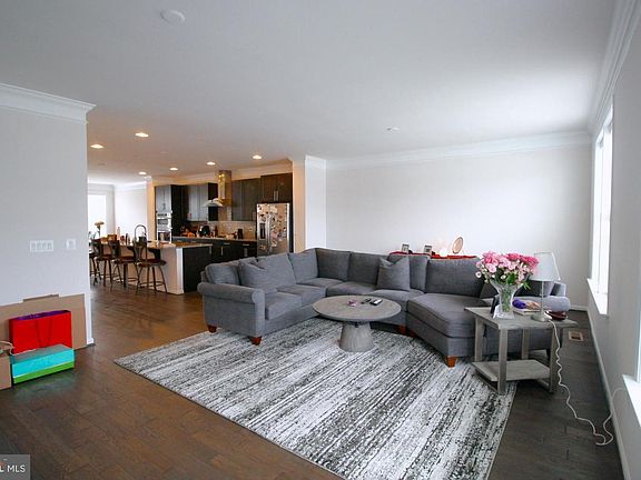 4th image of 21527 Willow Breeze Sq #21527