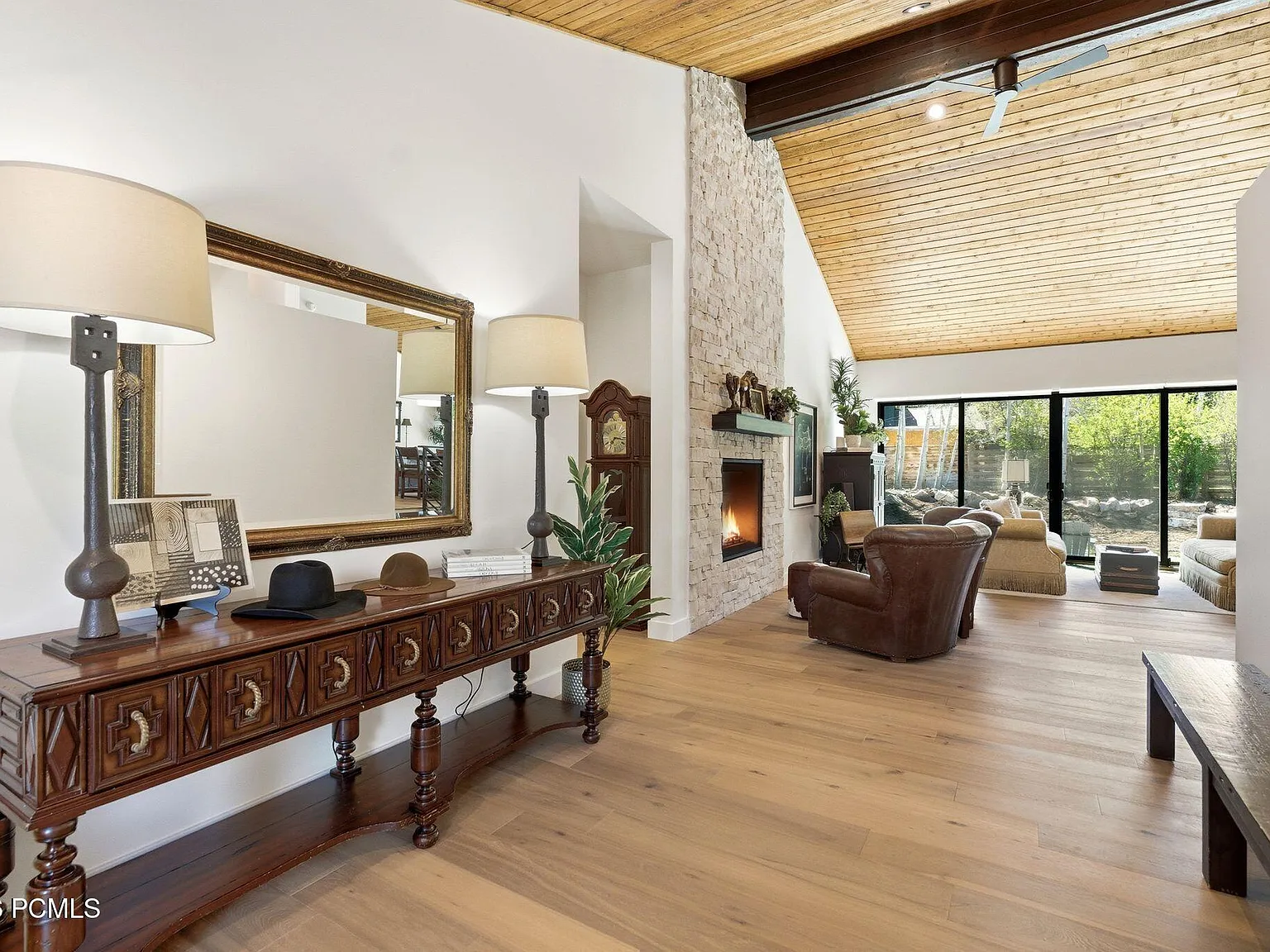 5 bed, 7.0 bath, 4400 sqft, $12,000 — Photo 3
