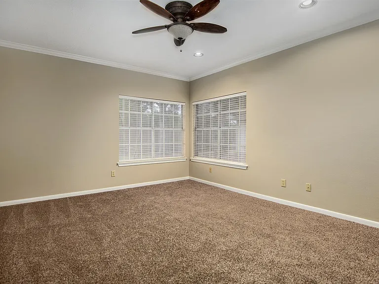15118 Greenleaf Ln — Photo 20