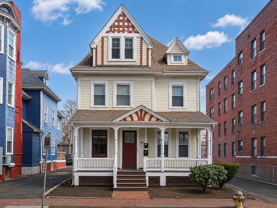 27 Salem St #2