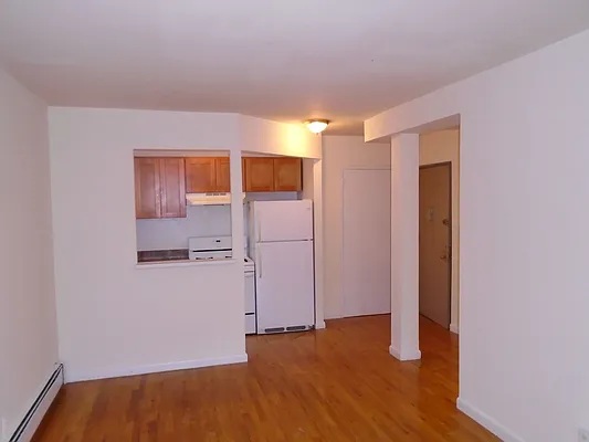 Rented by 18 REALTY | media 27