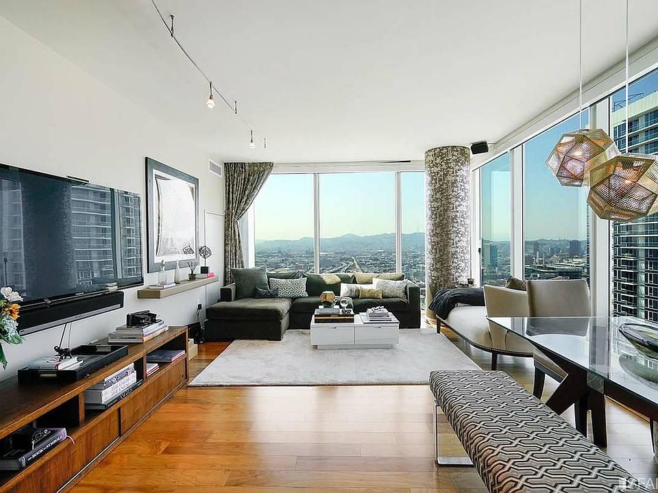 1st image of 425 1st St #3306L