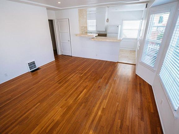 5th image of 1342 Ocean Park Blvd