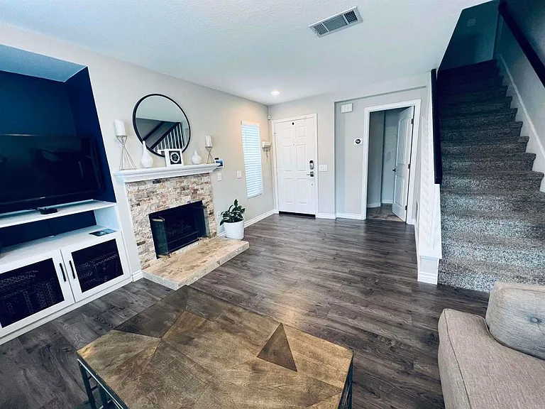 532 Dakota Way — Photo 4