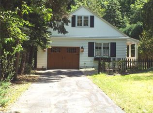 1333 Clearview Rd, Lyndhurst, OH 44124