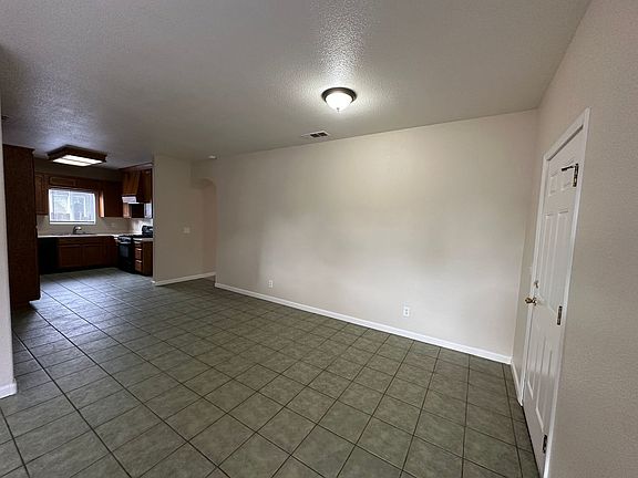 5th image of 3849 Kentucky Ave