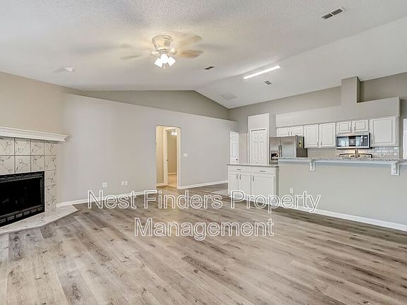 2nd image of 2412 Leafdale Cir S