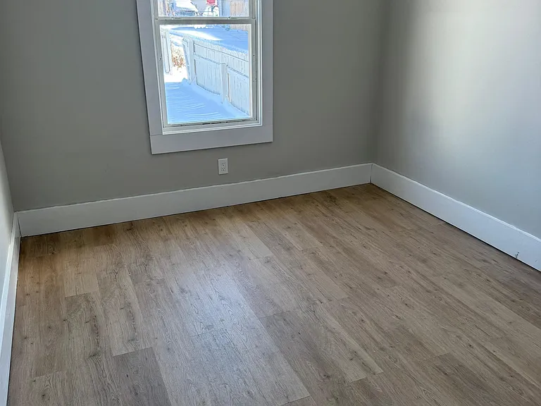 105 Dering Ave — Photo 18