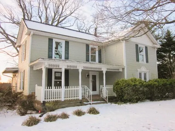 3536 Old Franklin Tpke, Glade Hill, VA 24092