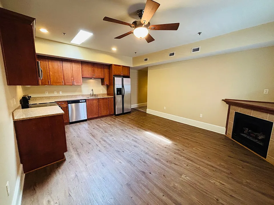 115 College Ave #200