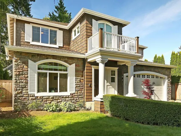 13028 NE 70th Dr, Kirkland, WA 98033