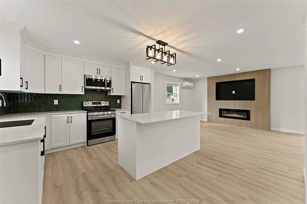 2 bed, 2.5 bath, $2,200 — Photo 4