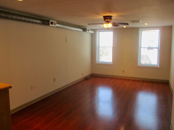 5th image of 1365 E Montgomery Ave