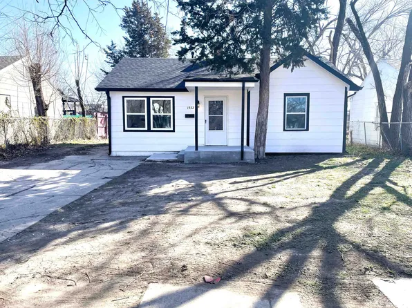 1922 N Grove Ave, Wichita, KS 67214