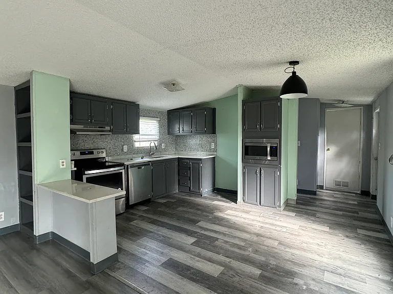 19115 Ranchcrest Dr — Photo 2
