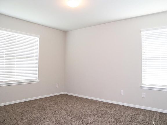 5th image of 17714 Auburn Heights Trl