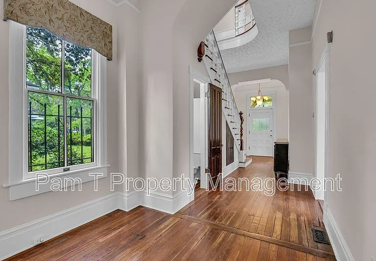 201 W 37th St #MAIN HOUSE — Photo 25